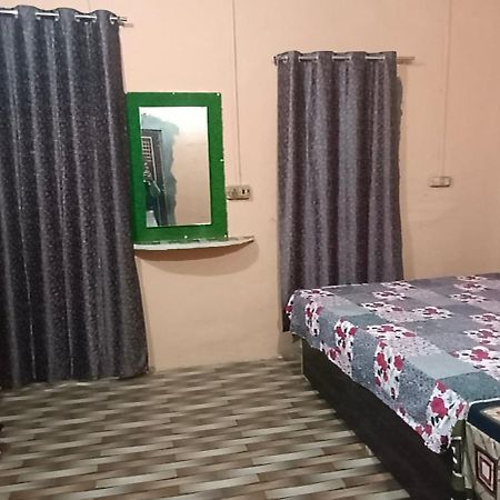 Shree Gopal Niketan Hotel Mathura Exterior foto